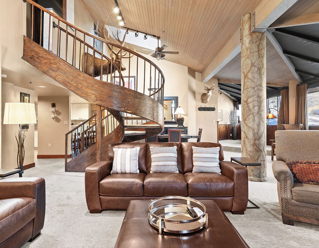 Smart TV, fireplace, DVD player