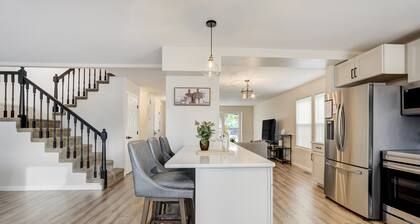 Modern Briargate Home Sleeps 12 | Pet Friendly!