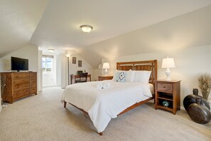 Desk, iron/ironing board, free WiFi, bed sheets
