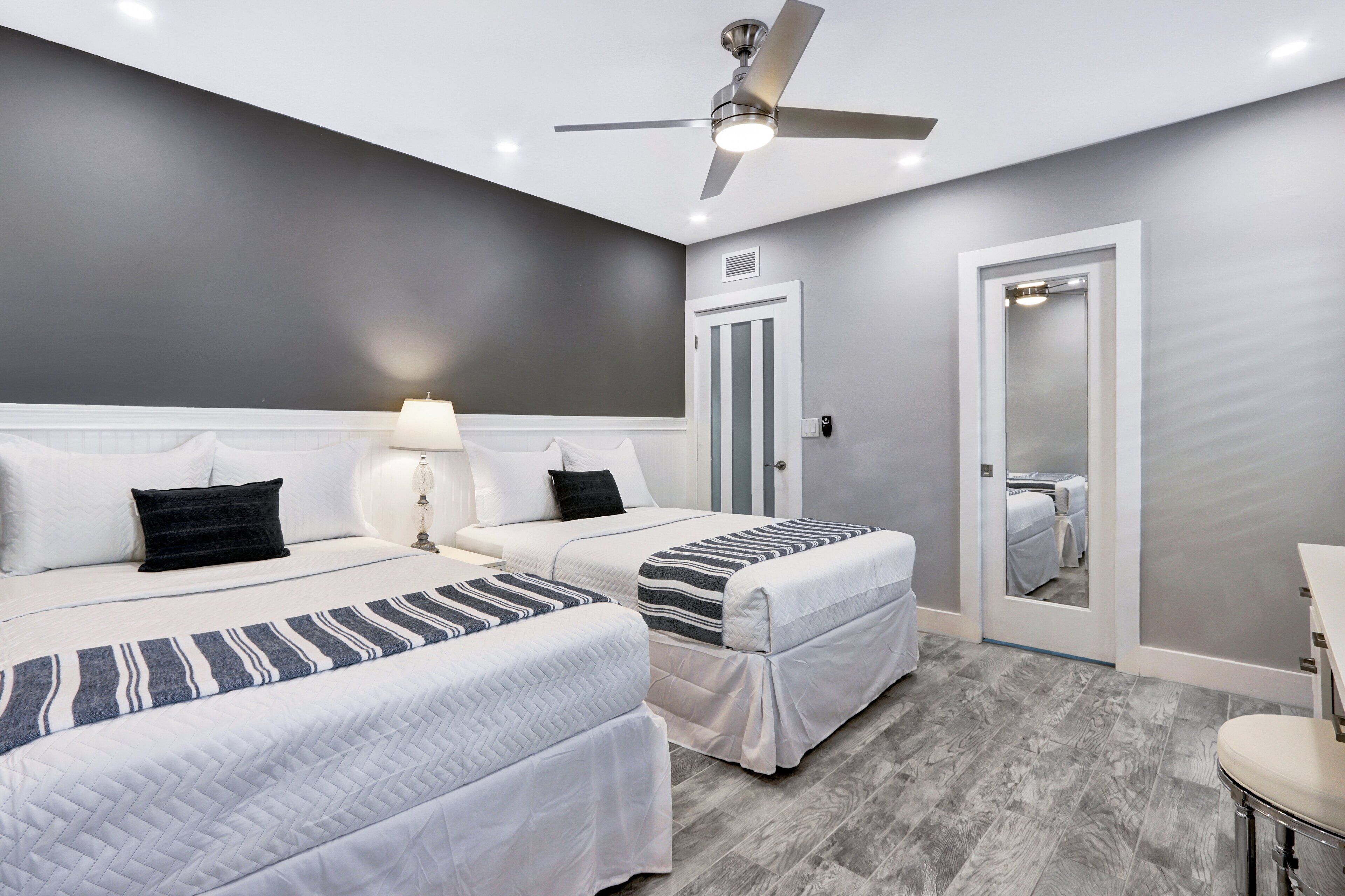 3 chambres, bureau, fer et planche à repasser, Wi-Fi gratuit