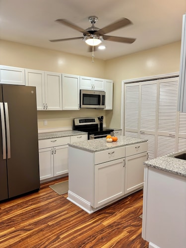  The Best of Cincinnati in This Stunning 3-Story Home with Incredible Views!