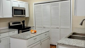 Private kitchen -  The Best of Cincinnati in This Stunning 3-Story Home with Incredible Views! (Cincinnati)