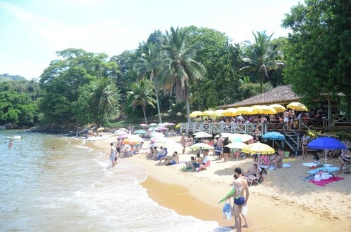 PRIVATE SUITE FOR UP TO 6 PEOPLE