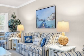 Smart TV, books - New Spacious 3BR Barefoot Resort Condo: Enclosed Balcony, Beach, Dining & Golf (North Myrtle Beach)