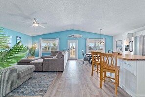 Smart TV, videojuegos, reproductor de DVD, biblioteca de música