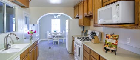 Microwave, oven, stovetop, dishwasher