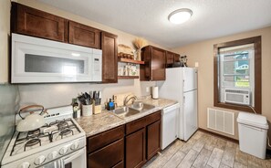 Microwave, oven, stovetop, dishwasher