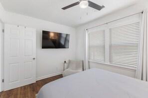 2 bedrooms, iron/ironing board, WiFi, bed sheets