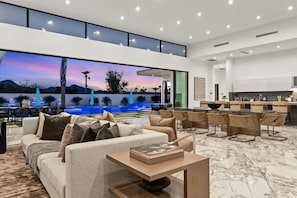 Casa (Multiple Bedrooms) | Interior