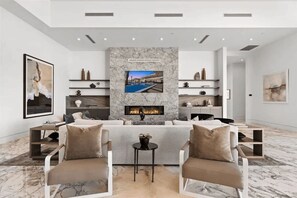 Casa (Multiple Bedrooms) | Parte interna