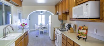 Charming 1-bedroom in a community style house in Prime location