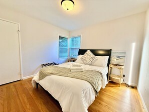 2 bedrooms, iron/ironing board, free WiFi, bed sheets - Individual 2B1B Suite in PA DT (Palo Alto)