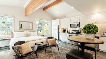 ثلاجة، ميكروويف، فرن، موقد طهي مسطح