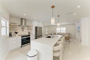 Fridge, microwave, dishwasher, coffee/tea maker