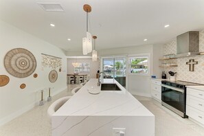 Fridge, microwave, dishwasher, coffee/tea maker