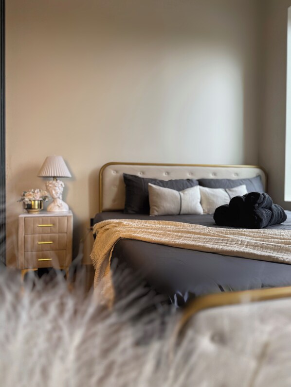 2 chambres, fer et planche à repasser, accès à Internet, literie fournie