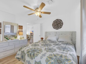 4 chambres, fer et planche à repasser, Wi-Fi gratuit, draps fournis