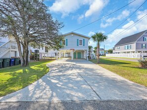 Property grounds - 4BD Charming Beach Home-Pet Friendly-Cherry Grove (North Myrtle Beach)