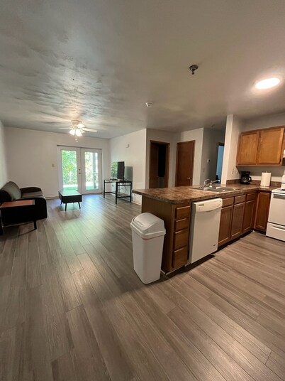 Spacious 3-bedroom apartment in Blacksburg, VA! Great location!