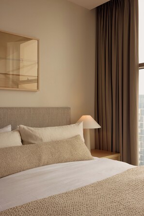 3 habitaciones, tabla de planchar con plancha, internet y ropa de cama 