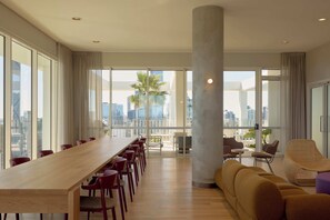 Interior - Corporate living meets lifestyle in Brisbane’s coveted South Brisbane Area. (South Brisbane)