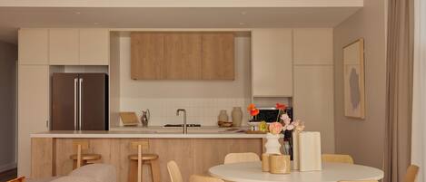 Mikrowelle, Ofen, Herdplatte, Geschirrspüler