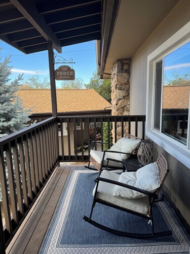 Vintage Charm, Modern Comfort & Private Casita. Near Downtown Prescott.