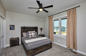 4 quartos, ferros/tábuas de passar roupa, Wi-Fi, roupa de cama