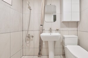 Hair dryer, towels, soap, toilet paper - 5 minutes to Mangwon Han River Park/ near Mangwon Market/Large family/14people (Seoul)