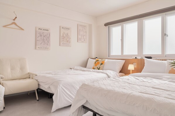 3 bedrooms, iron/ironing board, Internet, bed sheets