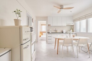 Private kitchen - 5 minutes to Mangwon Han River Park/ near Mangwon Market/Large family/14people (Seoul)