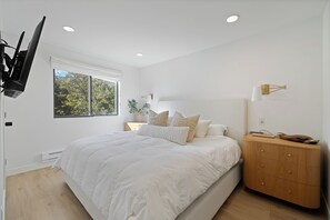 3 chambres, fer et planche à repasser, Wi-Fi, draps fournis