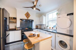 Fridge, oven, stovetop, dishwasher - Lower Cedars, Saxmundham (Suffolk)