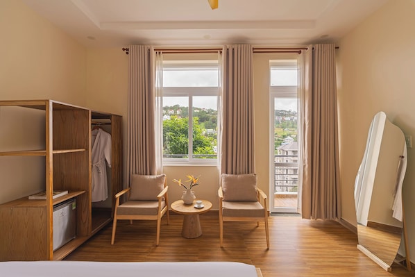 Quarto casal luxo, vista para a colina | Comodidades do quarto