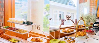 Moon Garden Hotel
