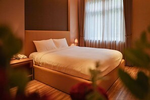 Classic Double Room, Garden View | Desk, laptop workspace, free WiFi - Moon Garden Hotel (Da Lat)