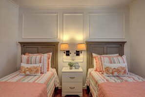 2 bedrooms, iron/ironing board, travel cot, bed sheets - Family-Friendly 2BR Home w/ Sofa Bed – Hilton Head (Hilton Head Island)