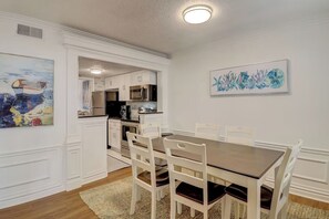 Dining - Family-Friendly 2BR Home w/ Sofa Bed – Hilton Head (Hilton Head Island)