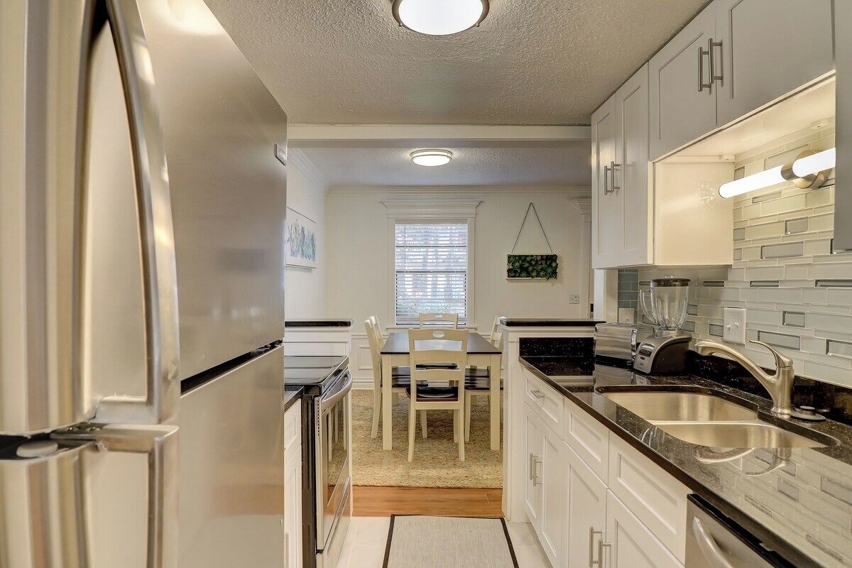 Fridge, microwave, coffee/tea maker, toaster