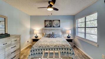 2 habitaciones, tabla de planchar con plancha y cuna de viaje