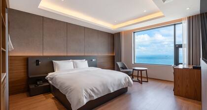 Pohang Yeongildae Beach Hotel