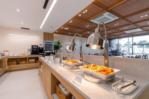 Desayuno todos los días (con cargo)