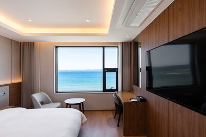 Pohang Yeongildae Beach Hotel