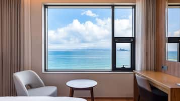 Desk, laptop workspace, soundproofing, free WiFi