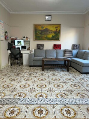 Lobby - Charming 3-bedroom Home in Sunshine – Great location – Longer stay discount (Sunshine)