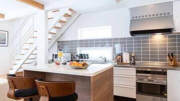 Réfrigérateur, lave-vaisselle, cafetiÚre/bouilloire