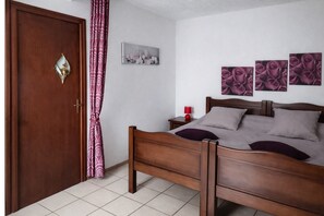 2 Schlafzimmer, Bügeleisen/Bügelbrett, Bettwäsche