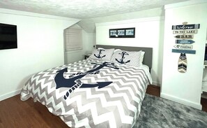 4 bedrooms, desk, iron/ironing board, free WiFi