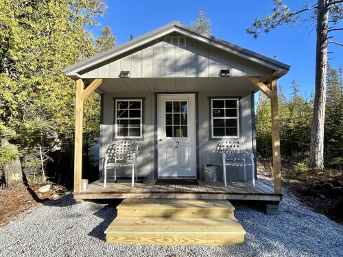 White Birch Cabin - Johnswood Off Grid Cabins on Drummond Island