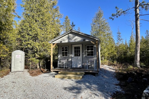 White Birch Cabin - Johnswood Off Grid Cabins on Drummond Island (5122)